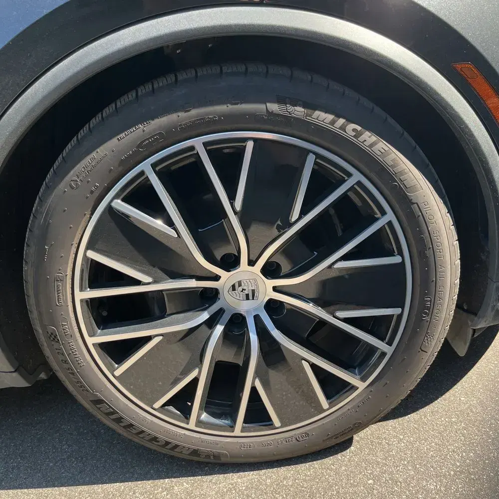 2024 Porsche Macan EV 4