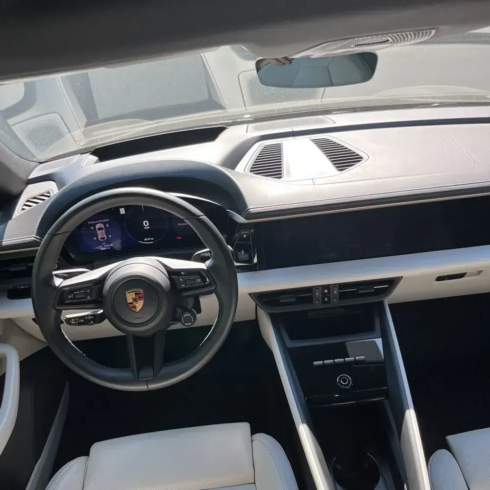 2024 Porsche Macan EV 4