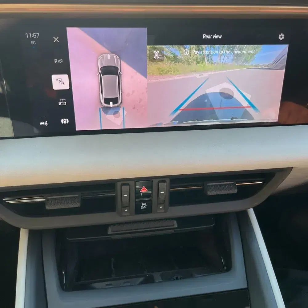 2024 Porsche Macan EV 4