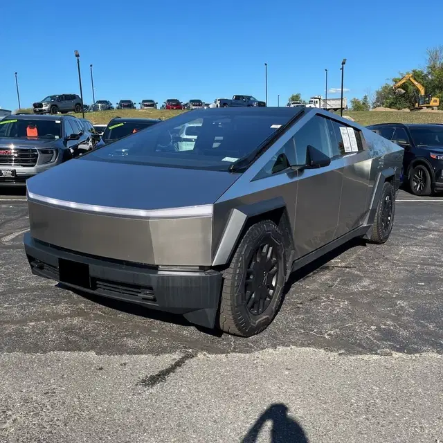 2024 Tesla Cybertruck Base