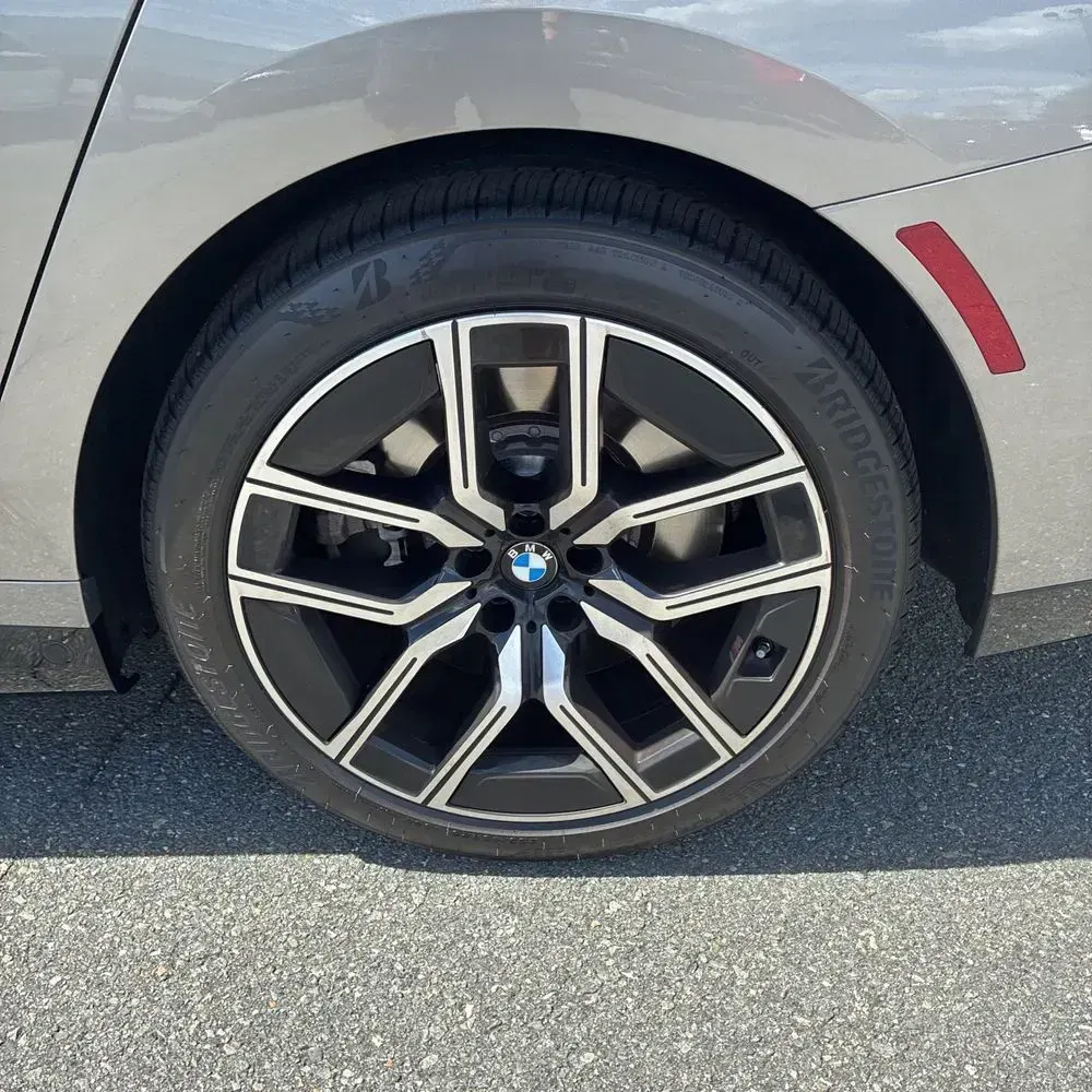 2025 BMW 7-Series 760i xDrive