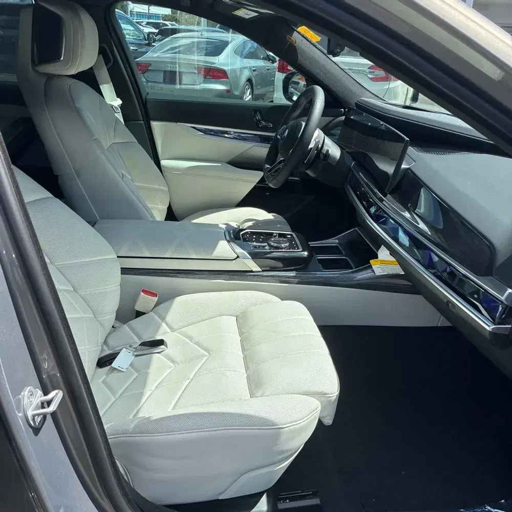2025 BMW 7-Series 760i xDrive