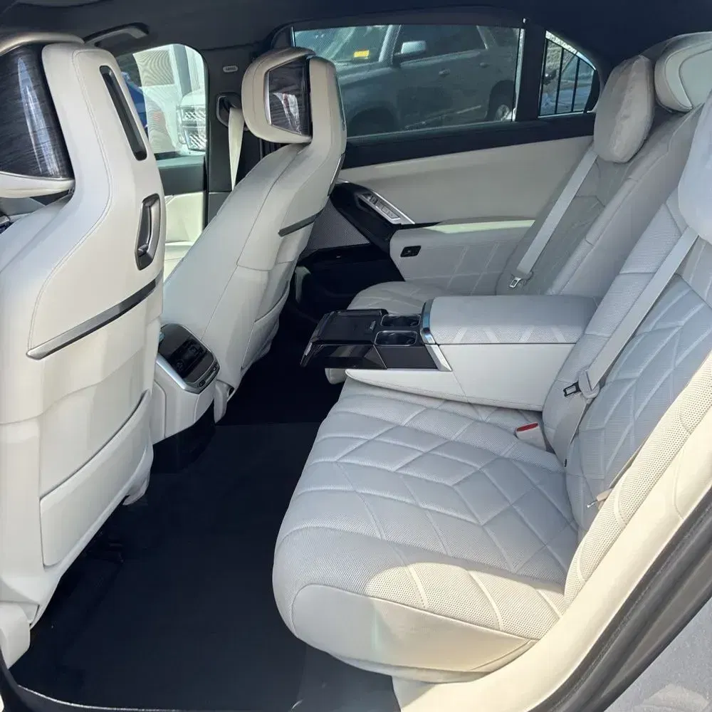 2025 BMW 7-Series 760i xDrive