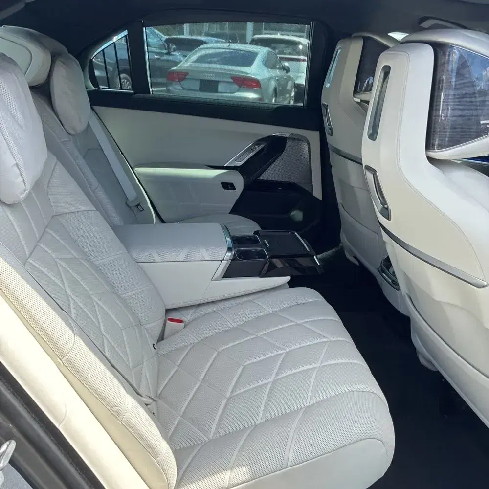 2025 BMW 7-Series 760i xDrive