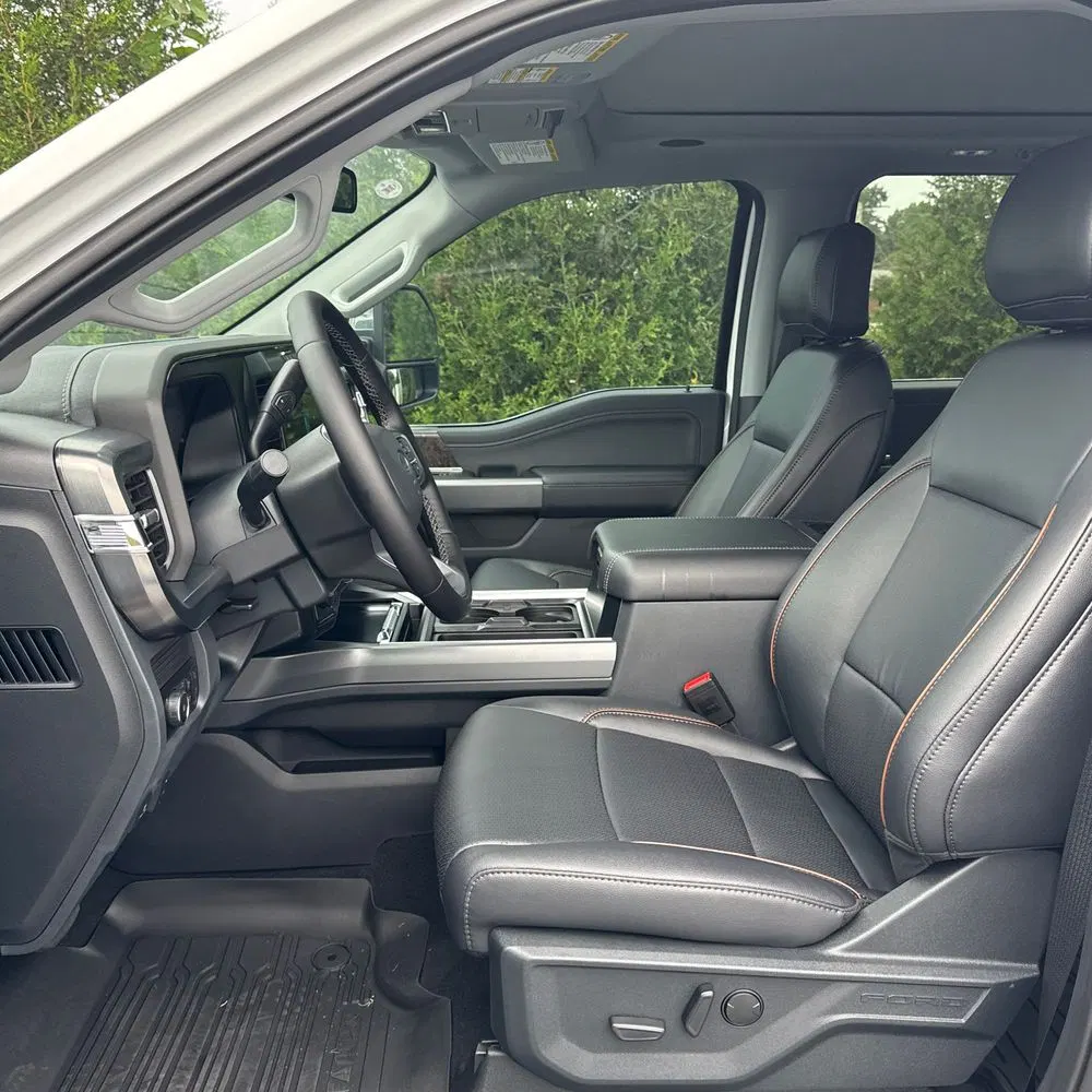 2025 Ford F-450 Super Duty Lariat