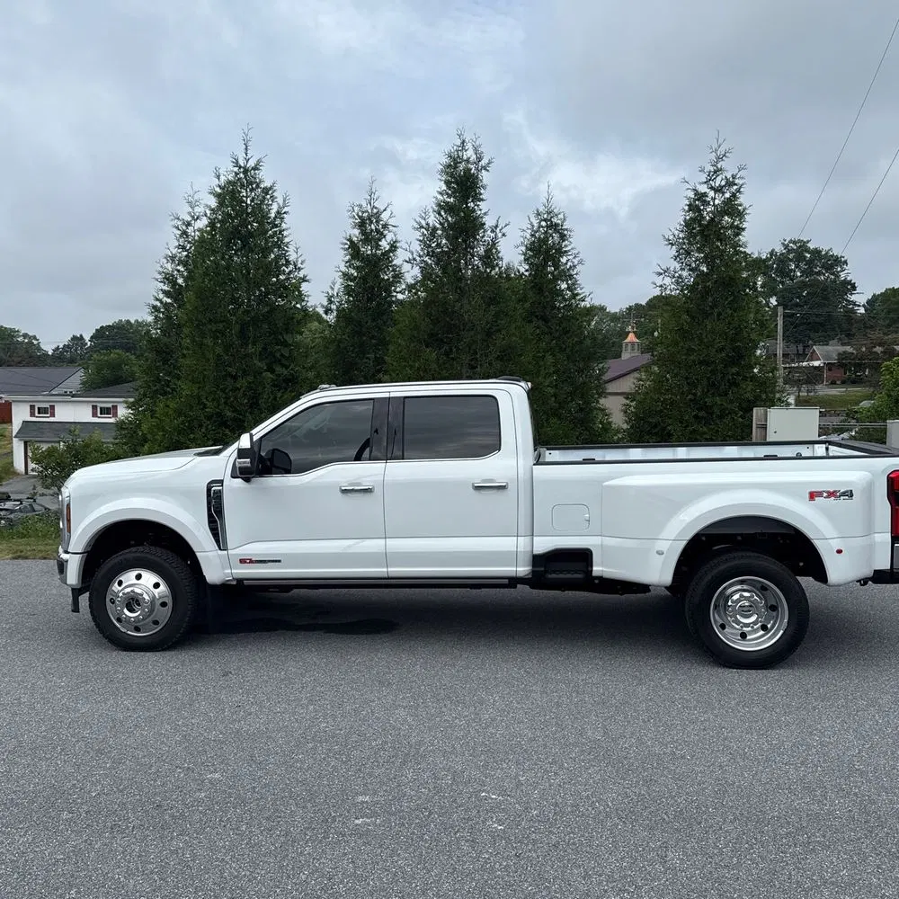 2025 Ford F-450 Super Duty Lariat
