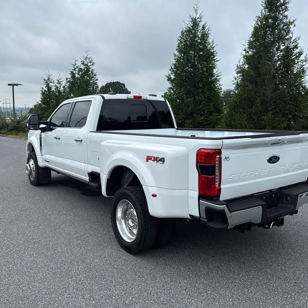 2025 Ford F-450 Super Duty Lariat