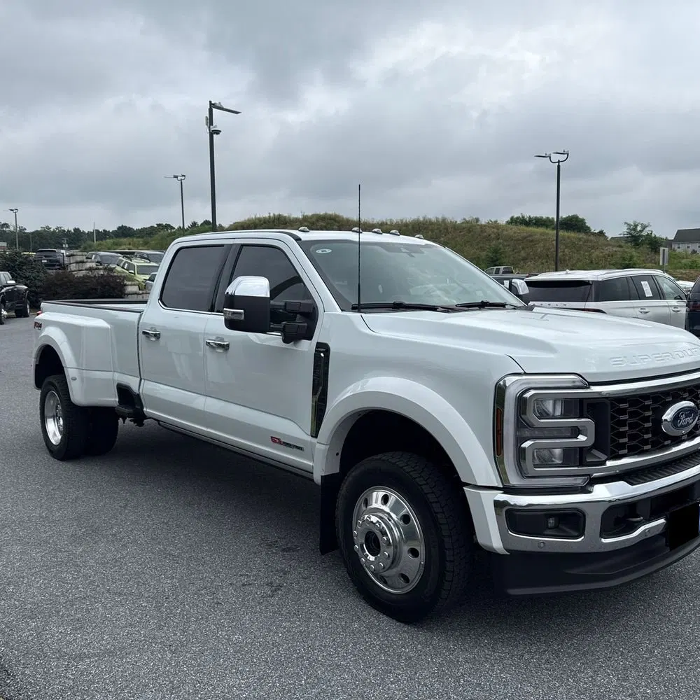 2025 Ford F-450 Super Duty Lariat