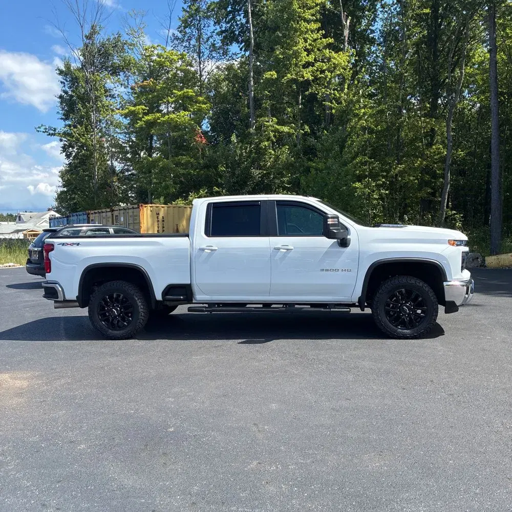 2025 Chevrolet Silverado 3500HD C/C