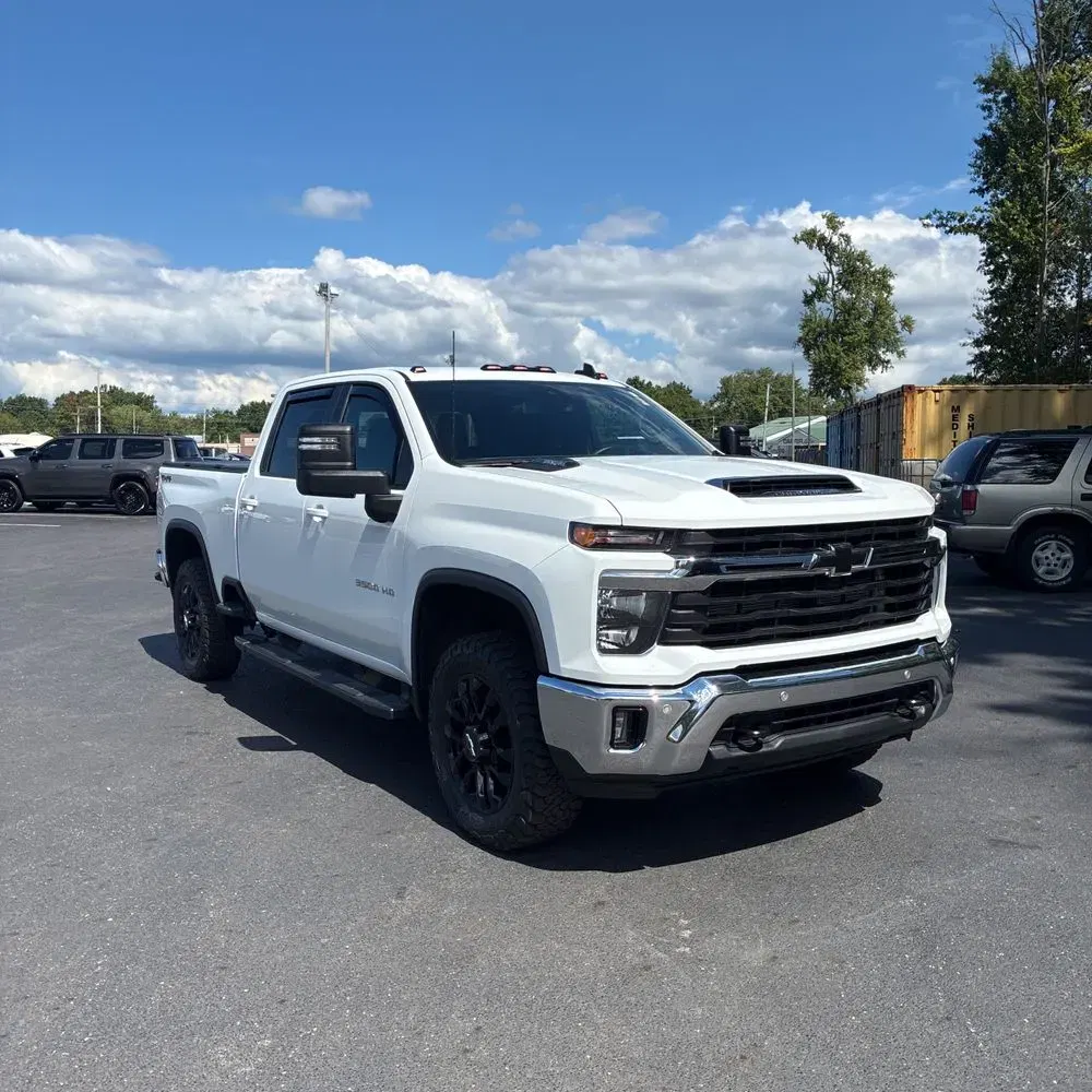 2025 Chevrolet Silverado 3500HD C/C
