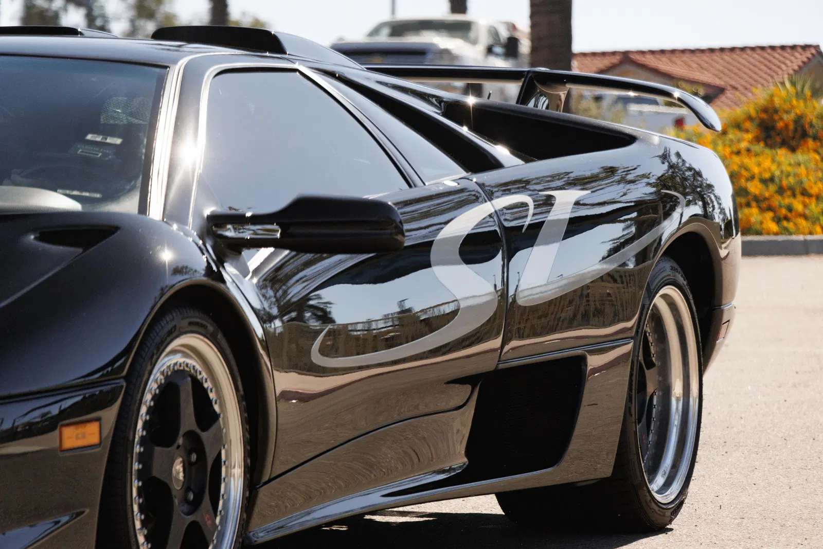 1998 Lamborghini Diablo SV - ~24,200 Miles, Gated 5-Speed Manual, 510-hp V12, Reviewed by Doug DeMuro