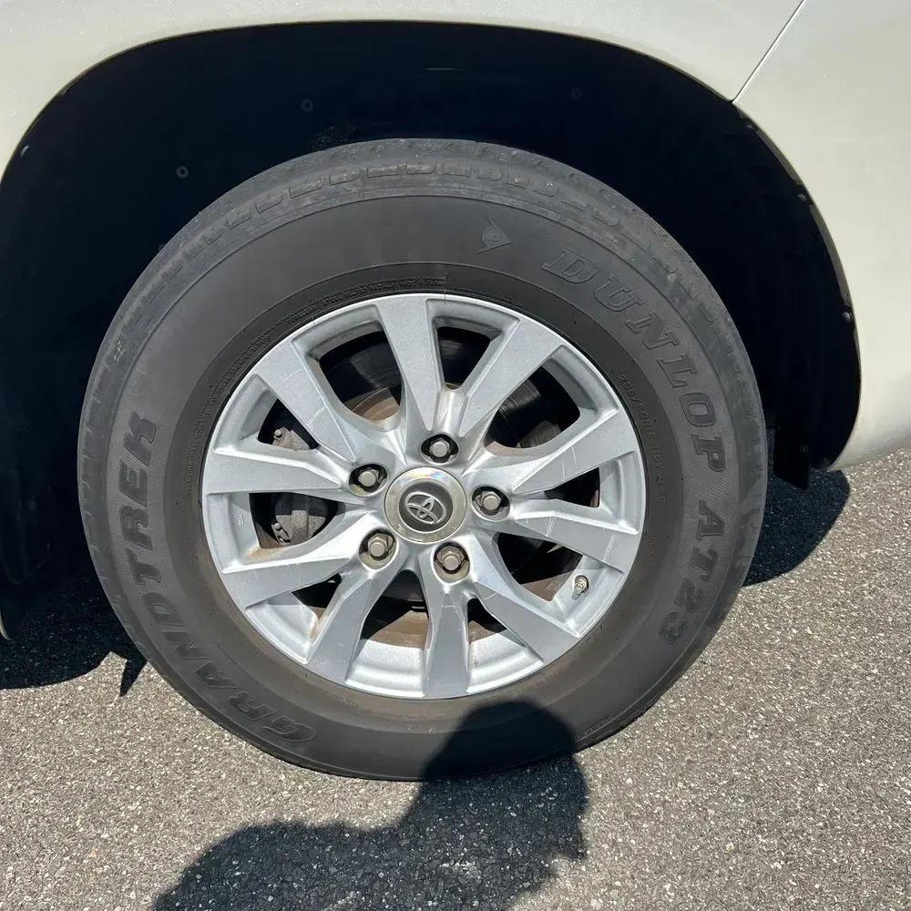 2019 Toyota Land Cruiser Base