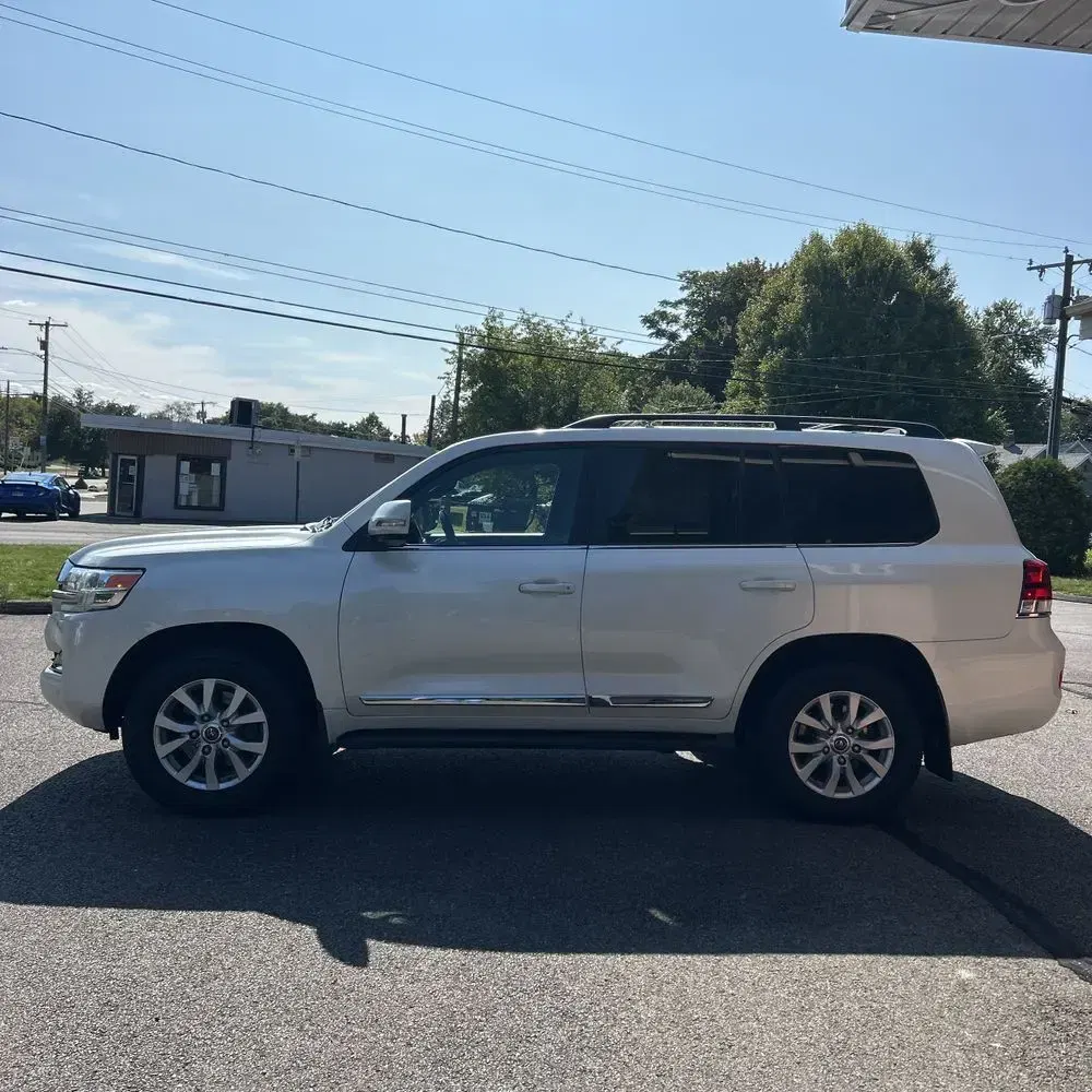2019 Toyota Land Cruiser Base