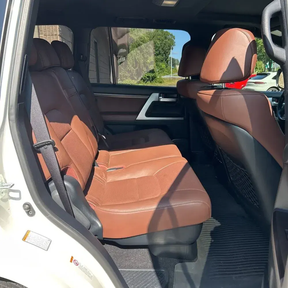 2019 Toyota Land Cruiser Base