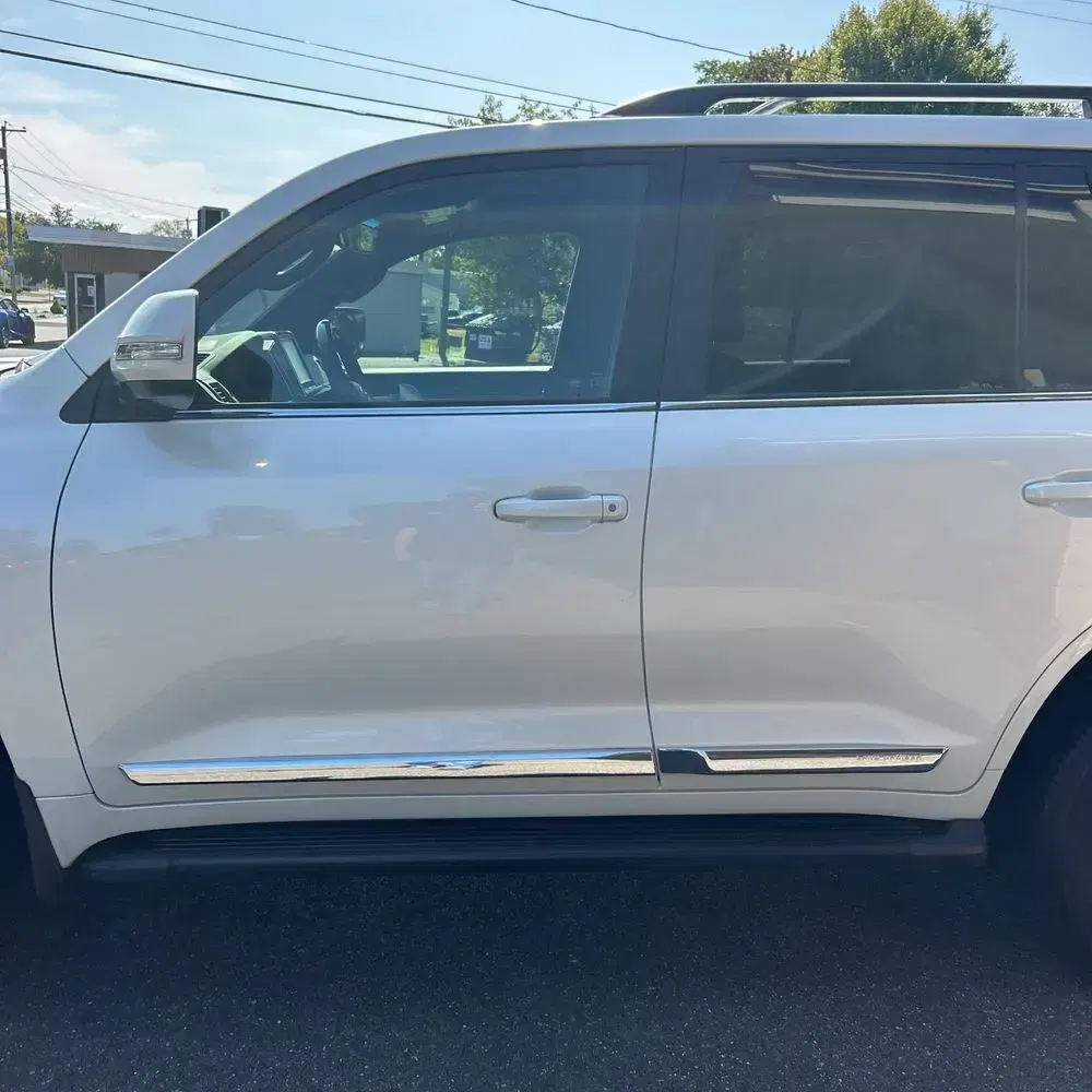 2019 Toyota Land Cruiser Base