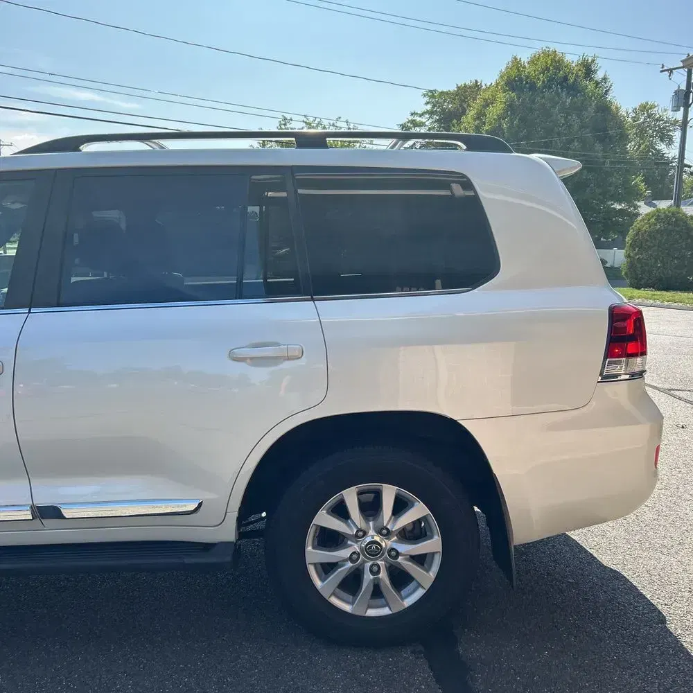 2019 Toyota Land Cruiser Base
