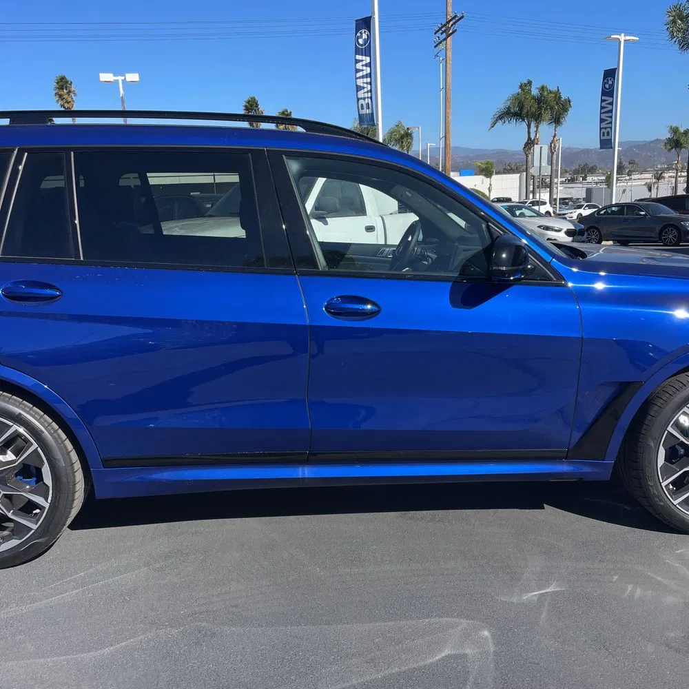 2025 BMW X7 M60i