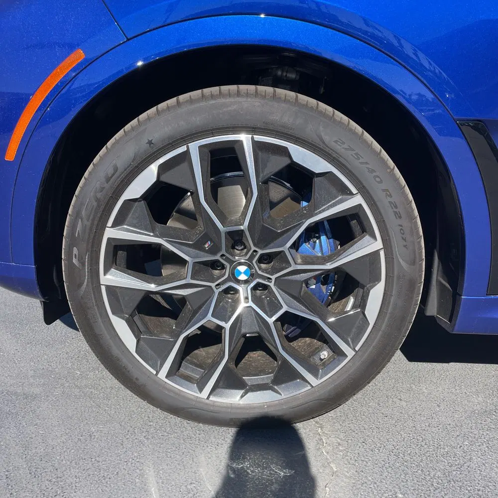 2025 BMW X7 M60i