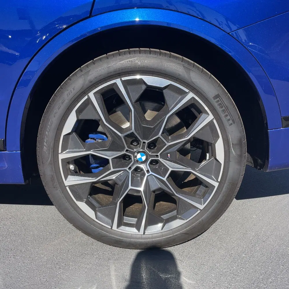 2025 BMW X7 M60i