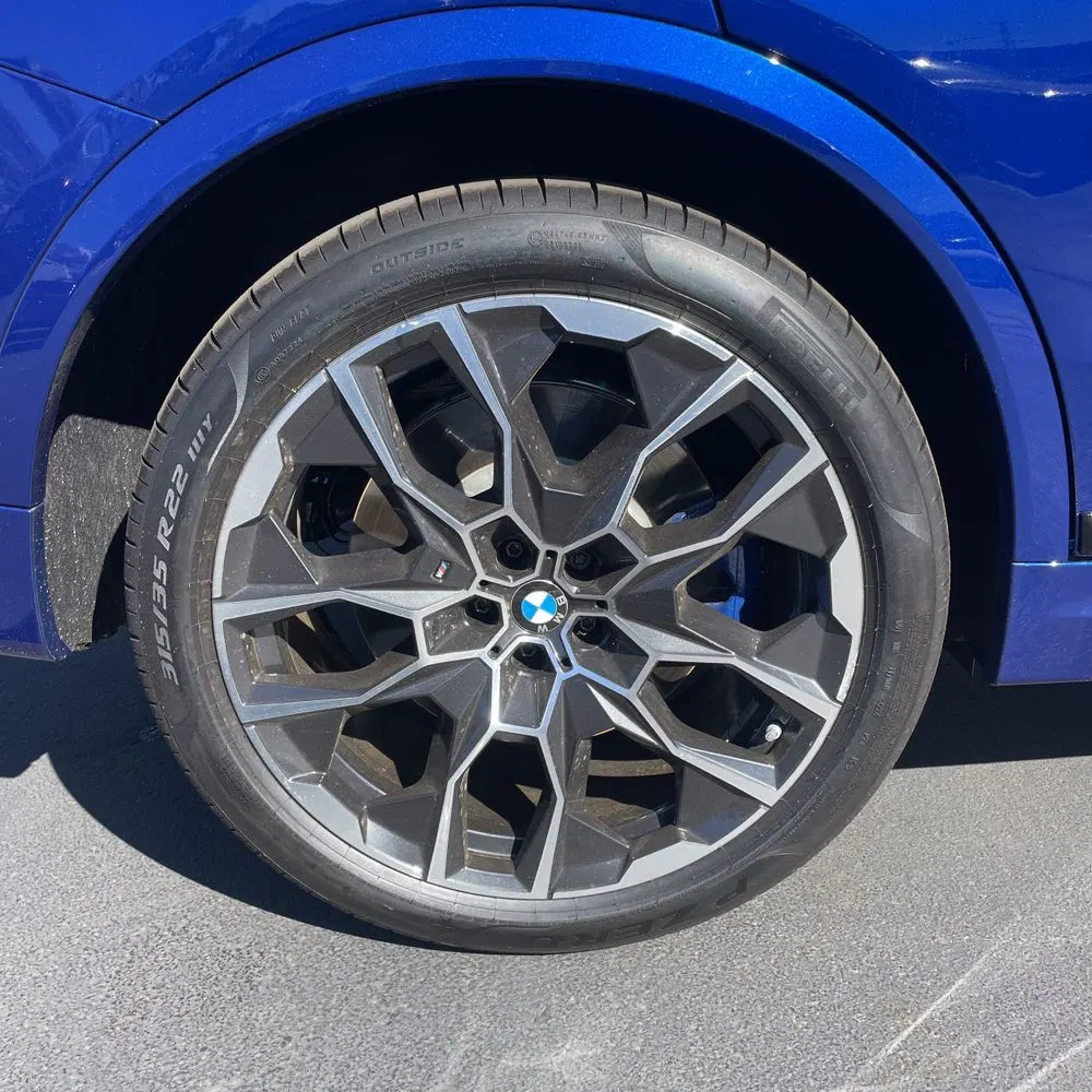 2025 BMW X7 M60i