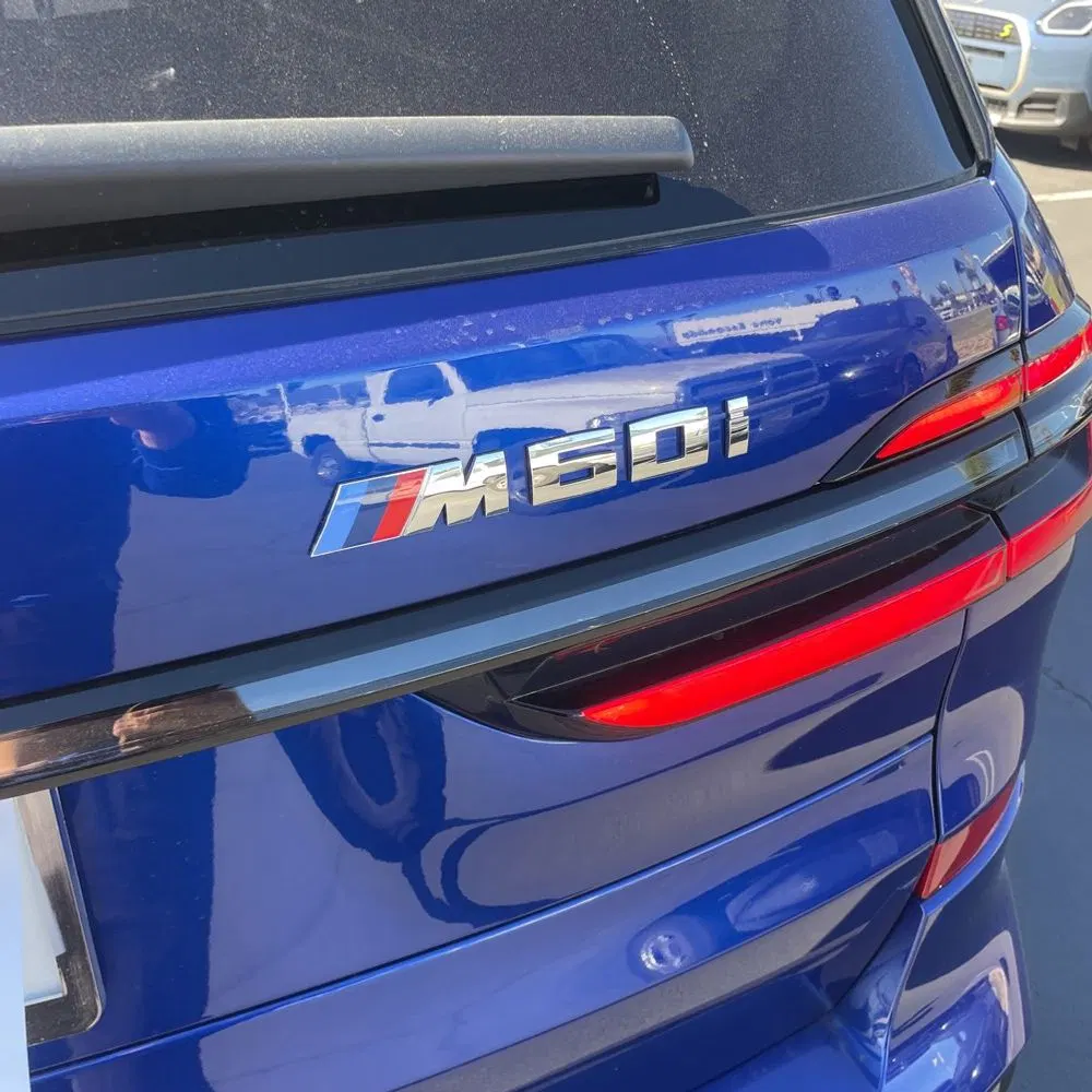 2025 BMW X7 M60i