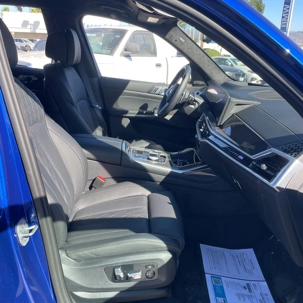 2025 BMW X7 M60i