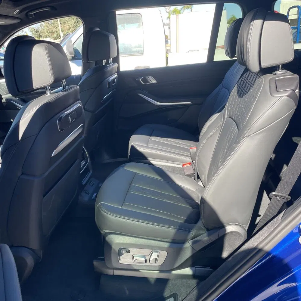 2025 BMW X7 M60i