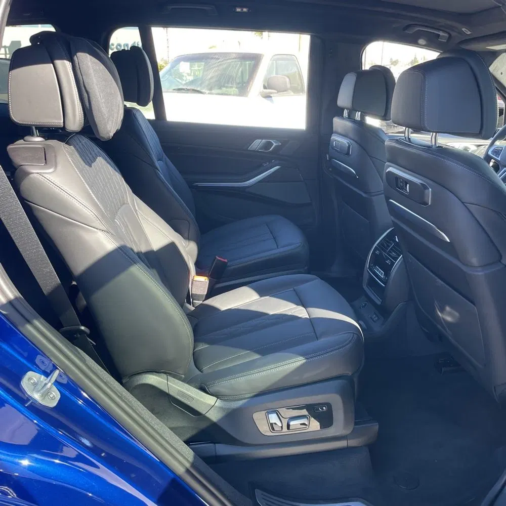 2025 BMW X7 M60i