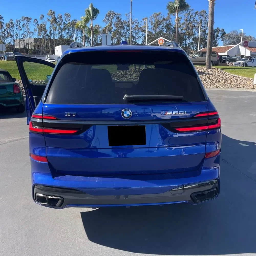 2025 BMW X7 M60i