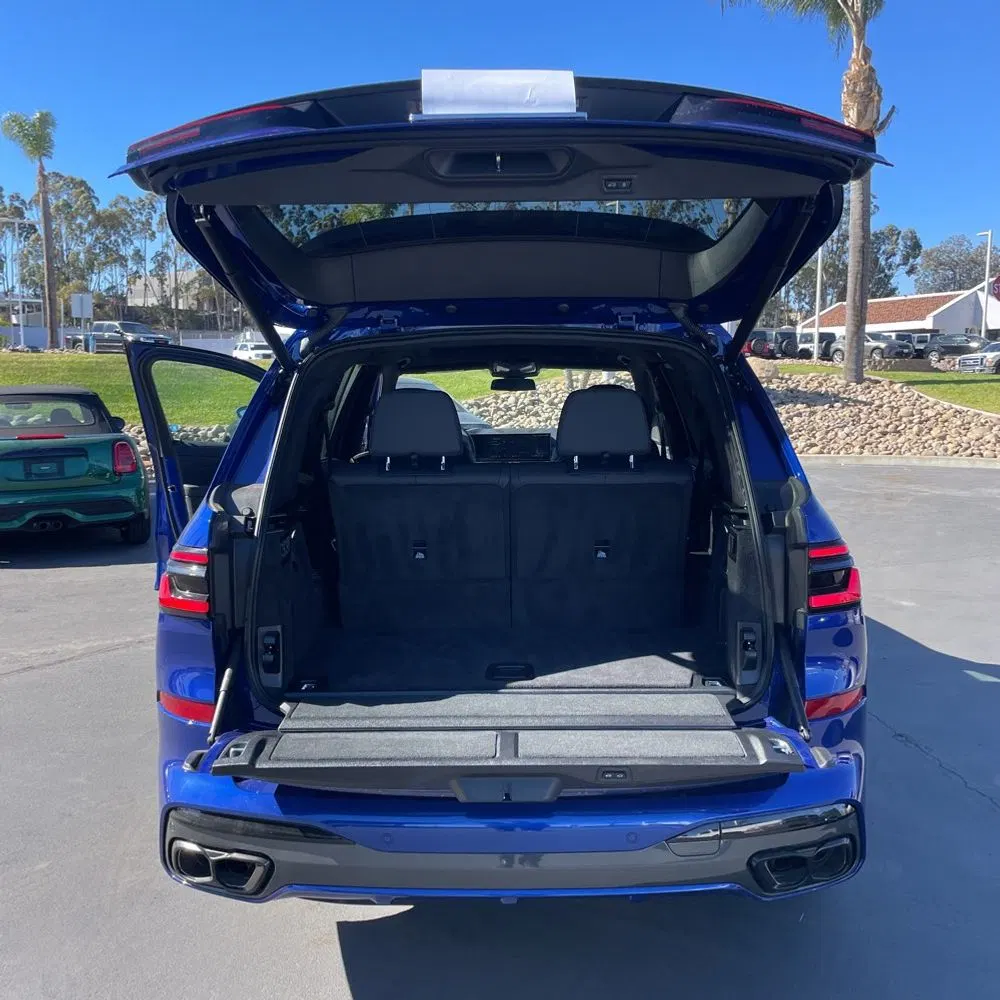 2025 BMW X7 M60i