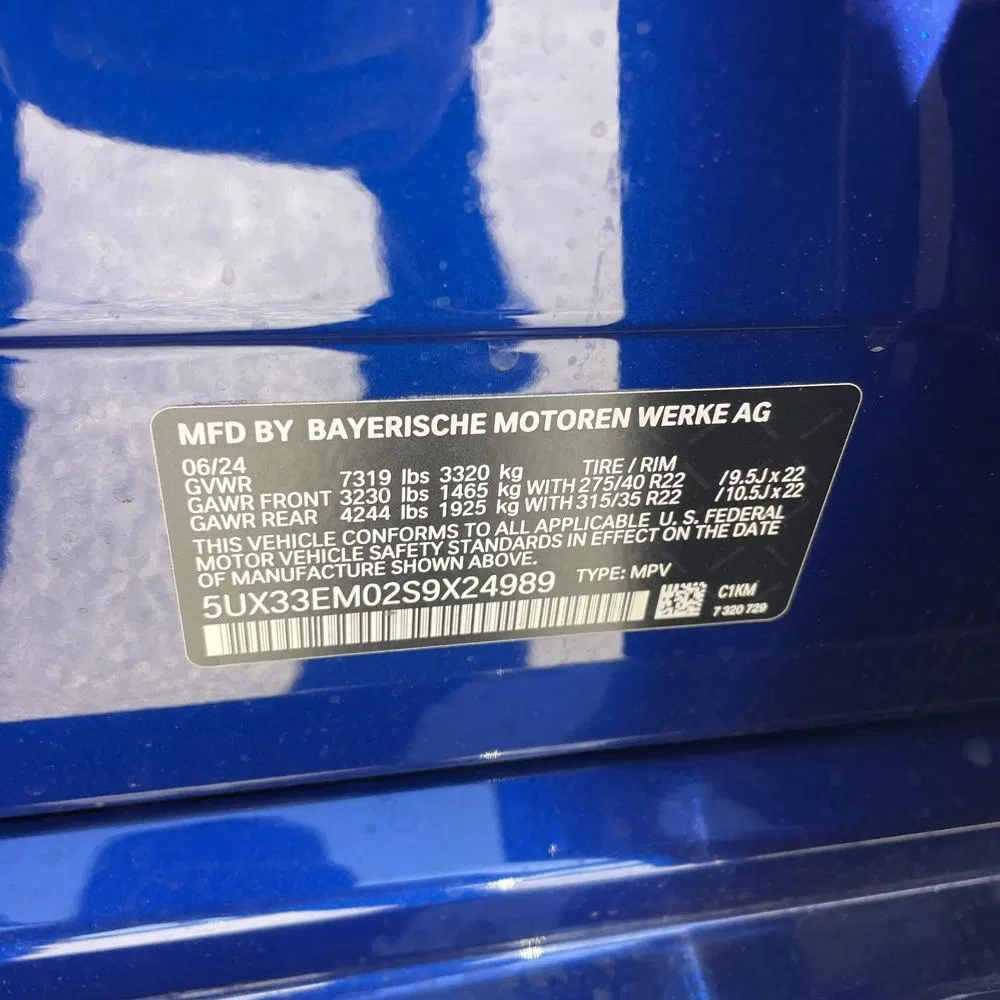 2025 BMW X7 M60i