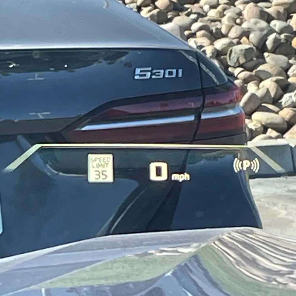 2025 BMW X7 M60i
