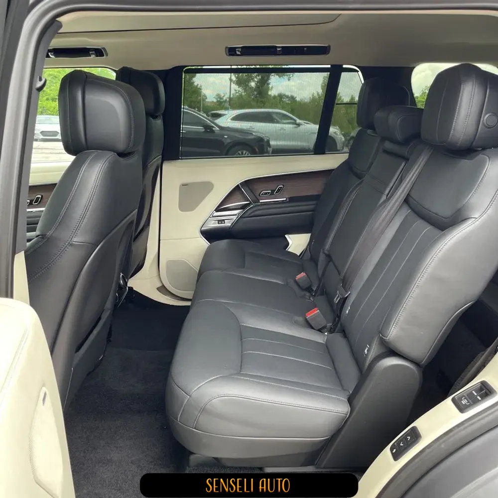 2023 Land Rover Range Rover P530 SE LWB