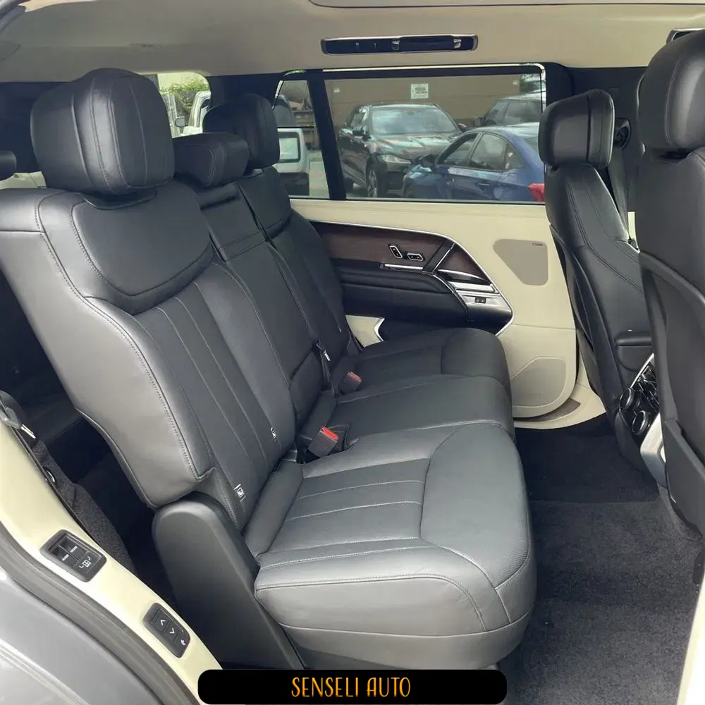 2023 Land Rover Range Rover P530 SE LWB