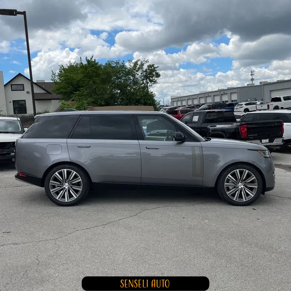 2023 Land Rover Range Rover P530 SE LWB