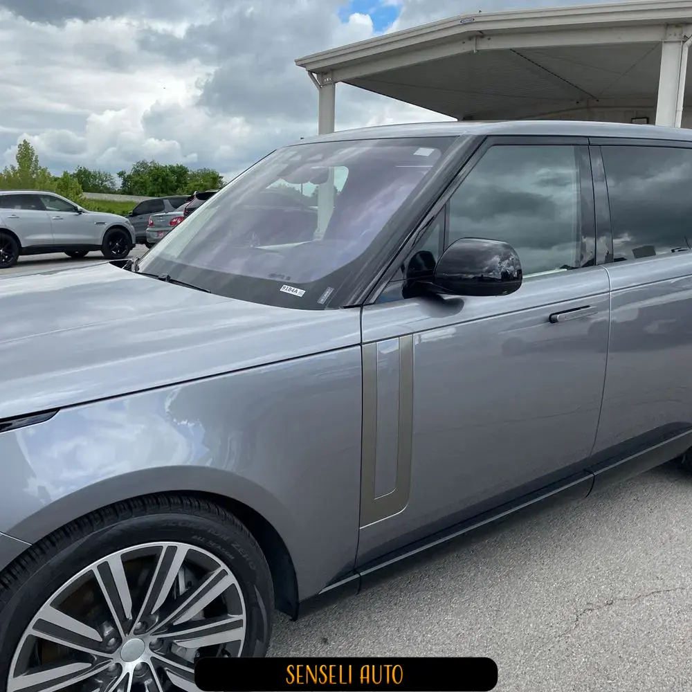 2023 Land Rover Range Rover P530 SE LWB