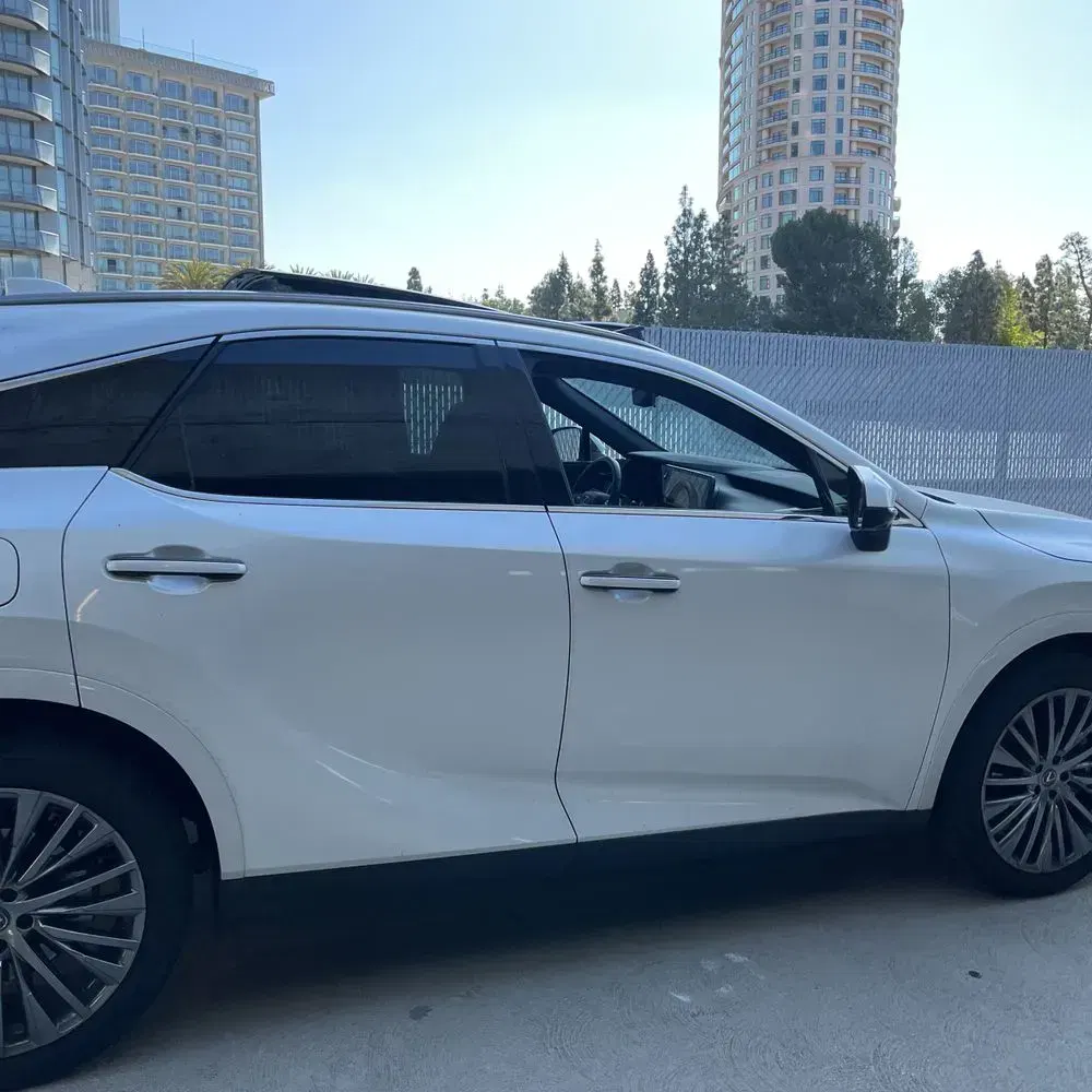 2024 Lexus RX 450h+ Luxury