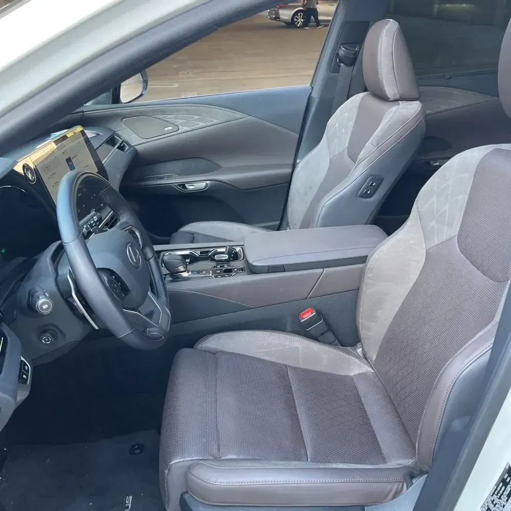 2024 Lexus RX 450h+ Luxury