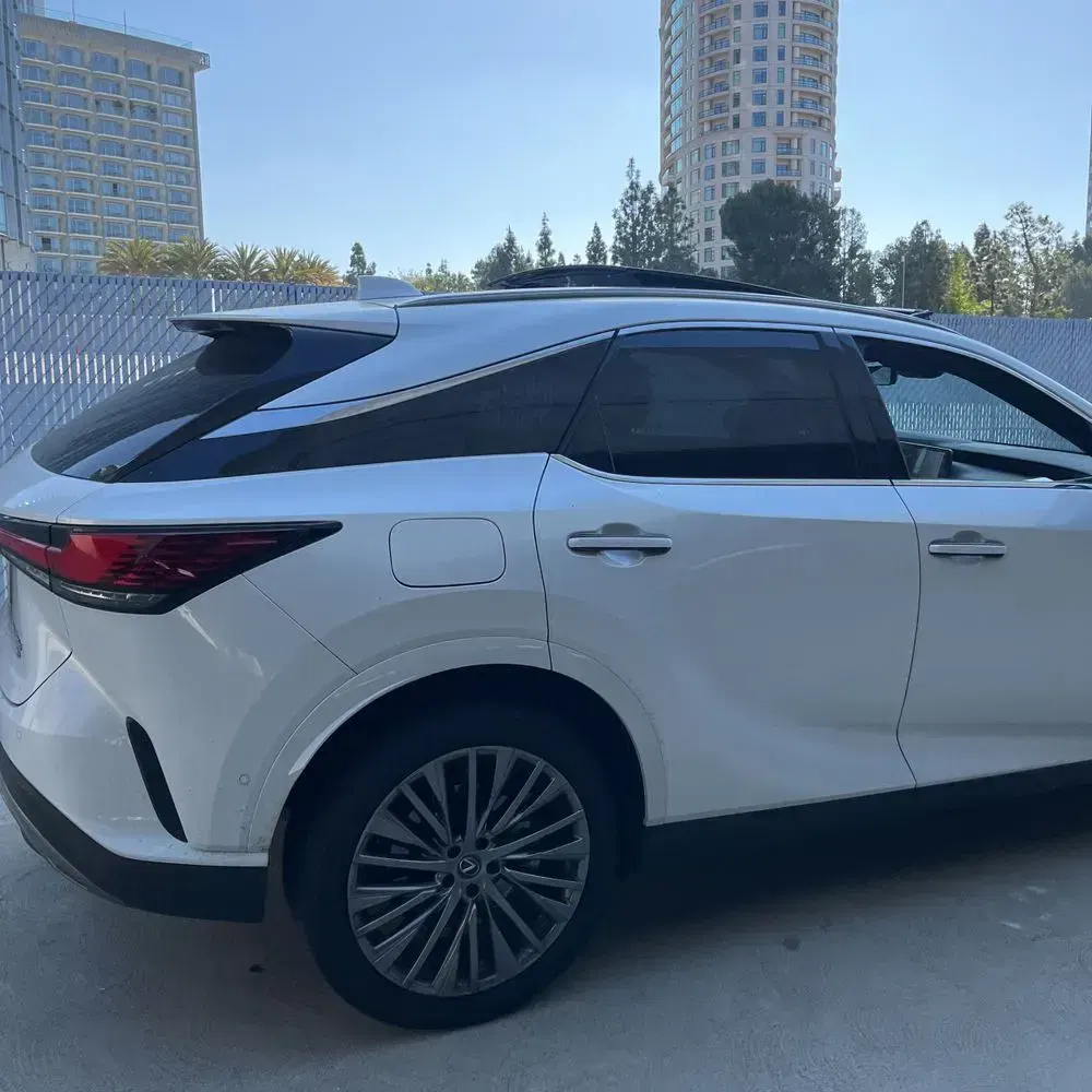 2024 Lexus RX 450h+ Luxury