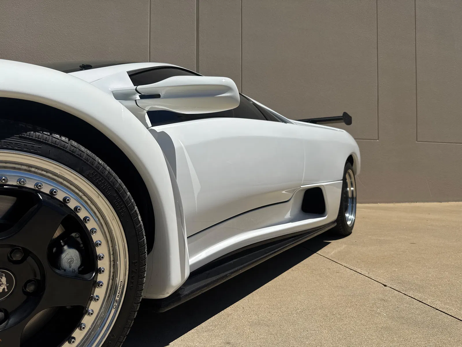 1991 Lamborghini Diablo - $124k+ in Recent Service, Gated 5-Speed Manual, 16k Miles Shown, U.S. Title
