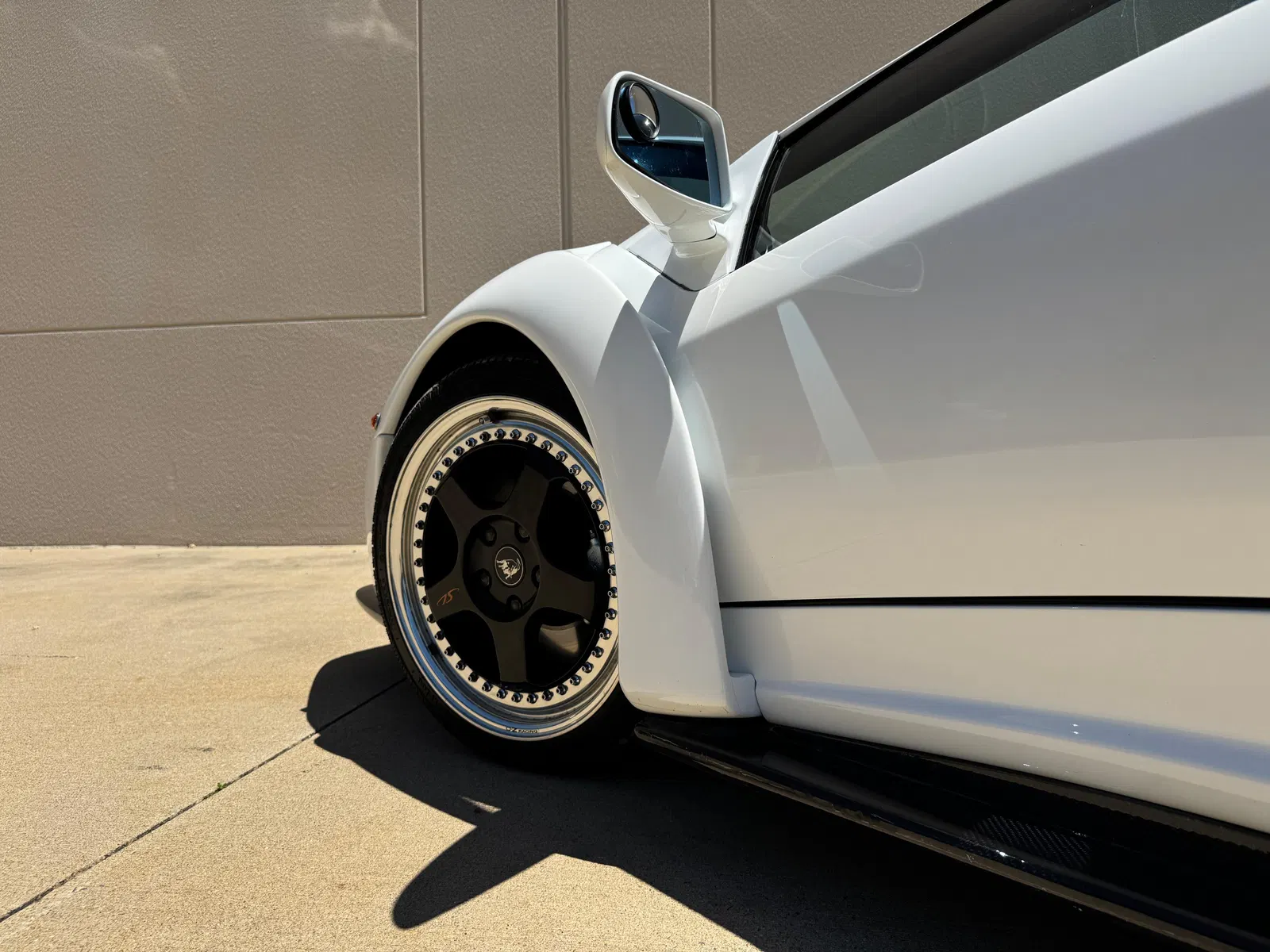 1991 Lamborghini Diablo - $124k+ in Recent Service, Gated 5-Speed Manual, 16k Miles Shown, U.S. Title