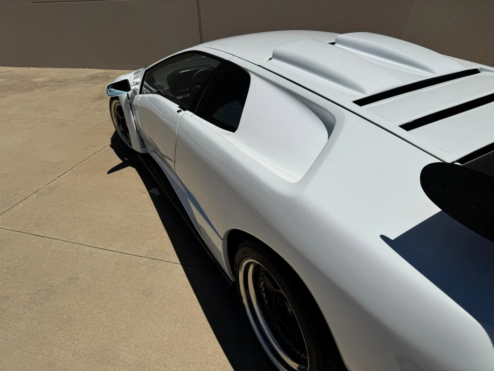 1991 Lamborghini Diablo - $124k+ in Recent Service, Gated 5-Speed Manual, 16k Miles Shown, U.S. Title